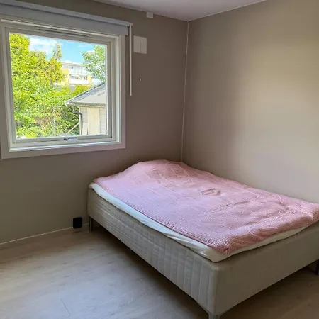 Moderne Hus I Sentrum Av *